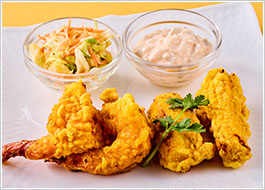 海老と魚の黄金揚げをタルタルソースで